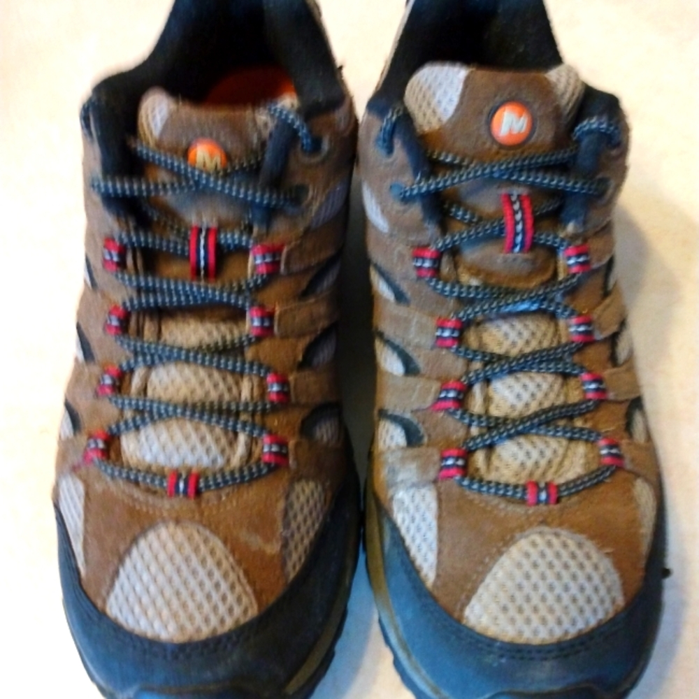 MERRELL MOAB VENTILATOR HIKING SHOES - SIZE 7.5 - ABSOLUTELY LIKE NEW